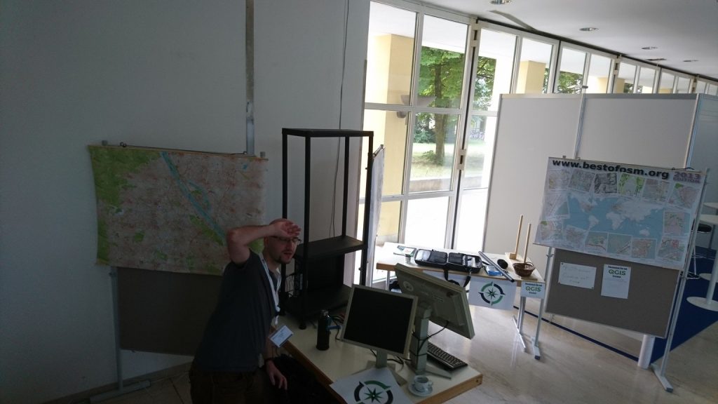 Andi dismantling the stand